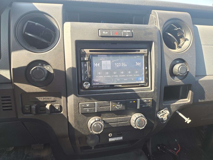 2013-ford-f150-xl-image-18