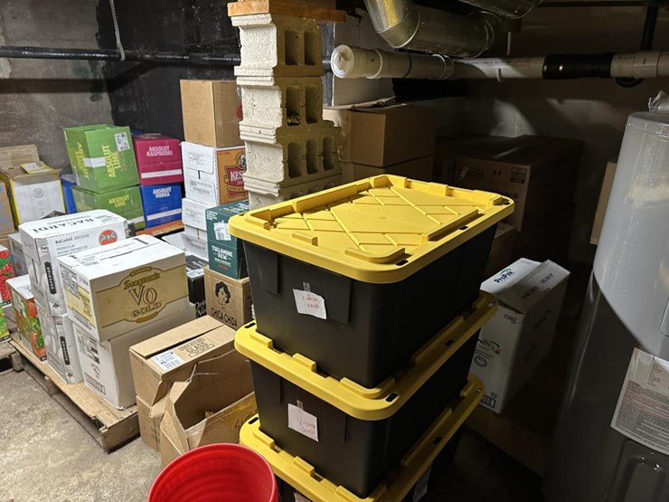 #100-•-waterfront-pub-with-4-bed/2-bath-apartment-image-134