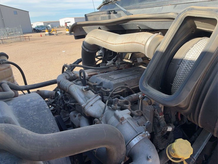 2017-international-prostar-image-28