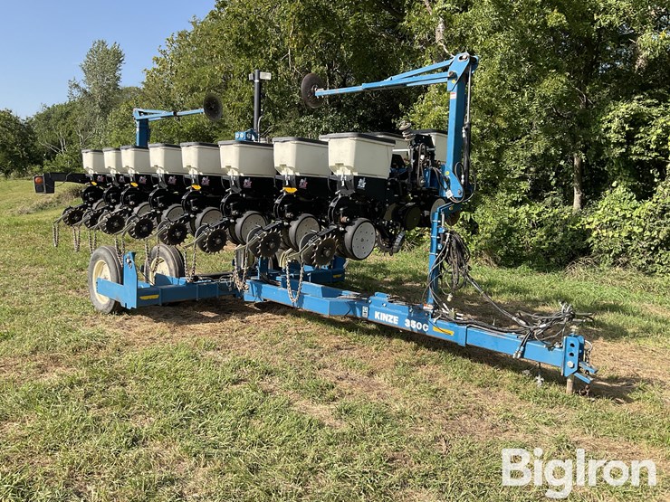 2009-kinze-3500-image-3