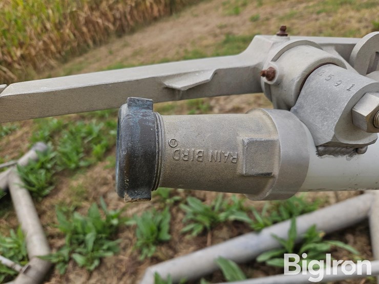big-gun-irrigation-sprinkler-on-aluminum-stand-image-14