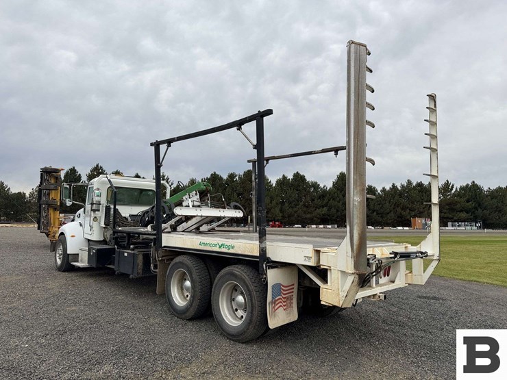 2013-peterbilt-348-image-3