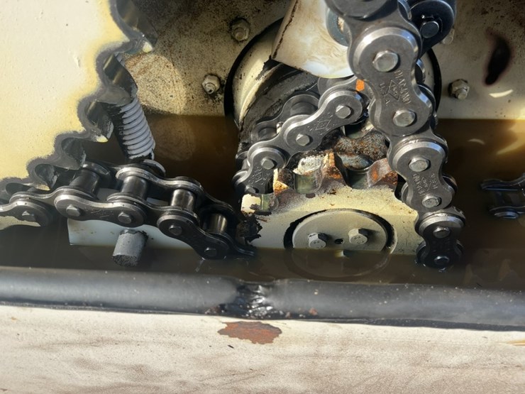 2011-international-7600-image-86