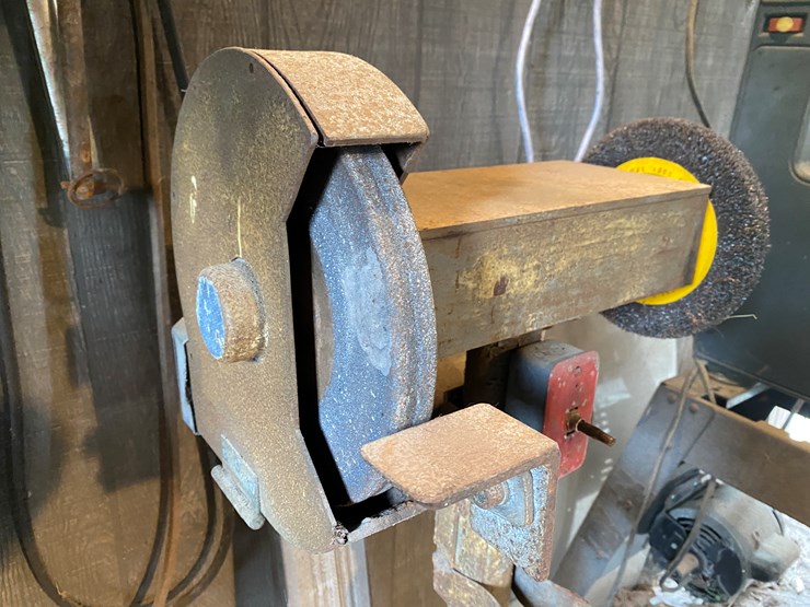 #62-•-#170-•-floor-stand-wire-wheel-and-grinder-image-3