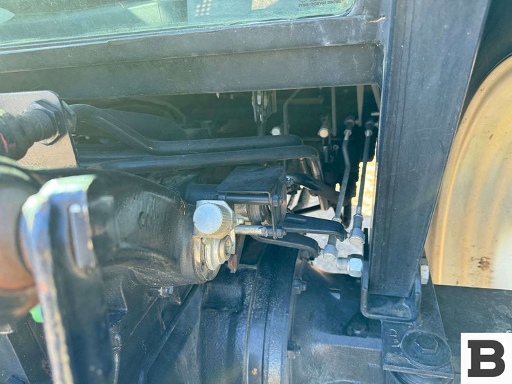 2010-new-holland-t5060-image-31