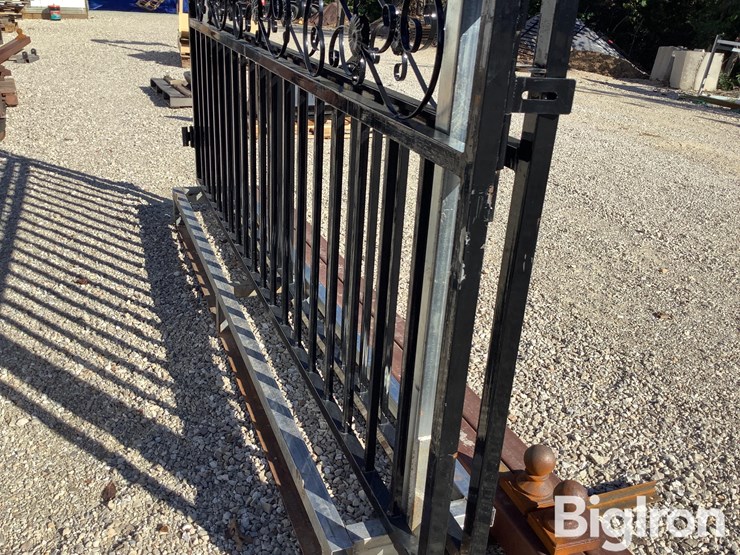 115"-steel-gates-image-14