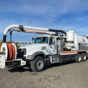 2017 MACK GRANITE GU713