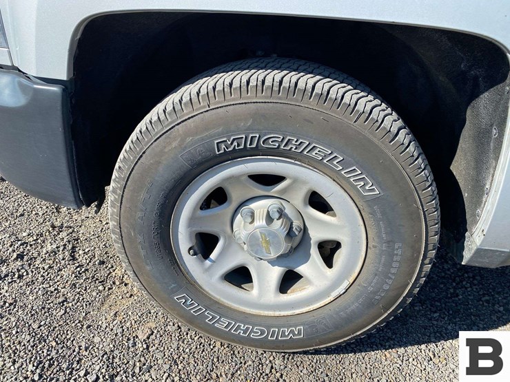2017-chevrolet-silverado-1500-image-10