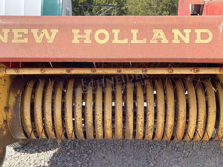 new-holland-275-image-12