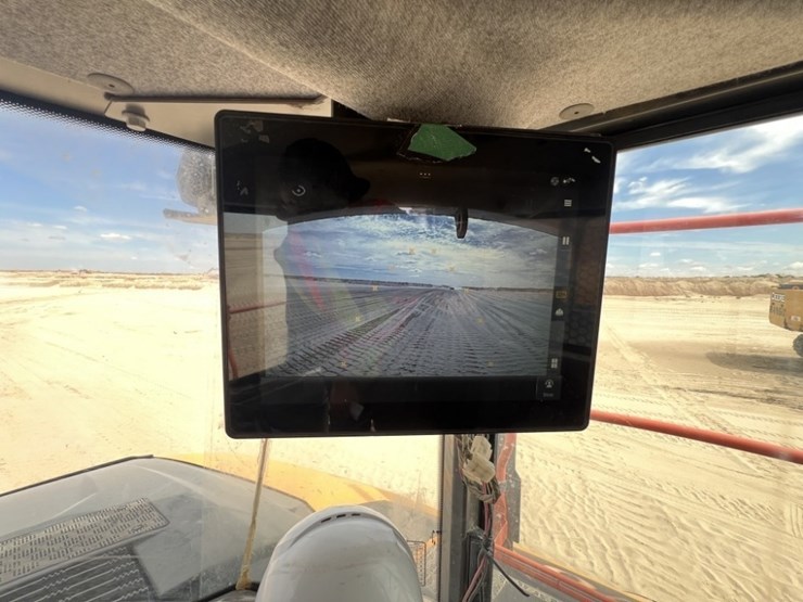 2021-volvo-a60h-image-34