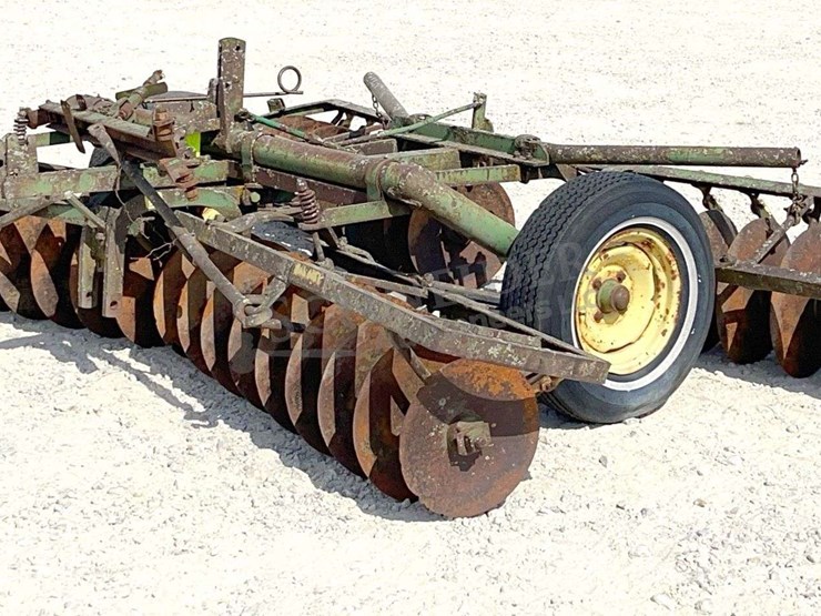 john-deere-10-image-2