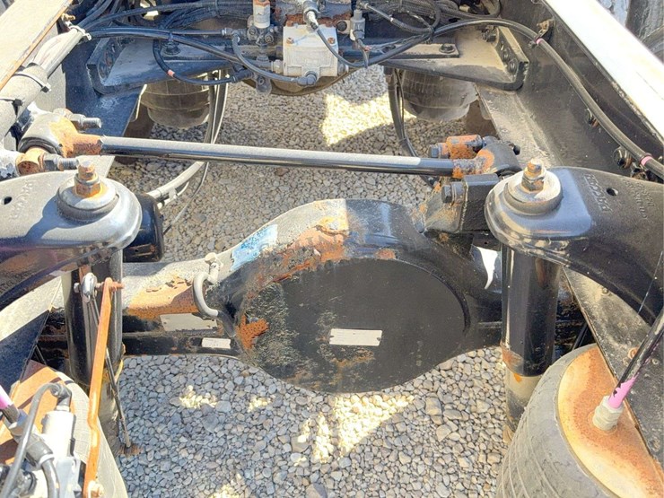 2017-peterbilt-579-image-30