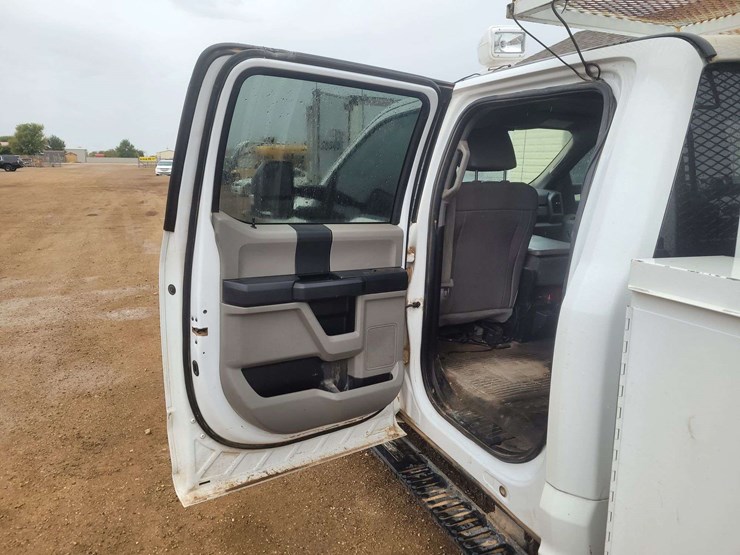 2018-ford-f350-image-8