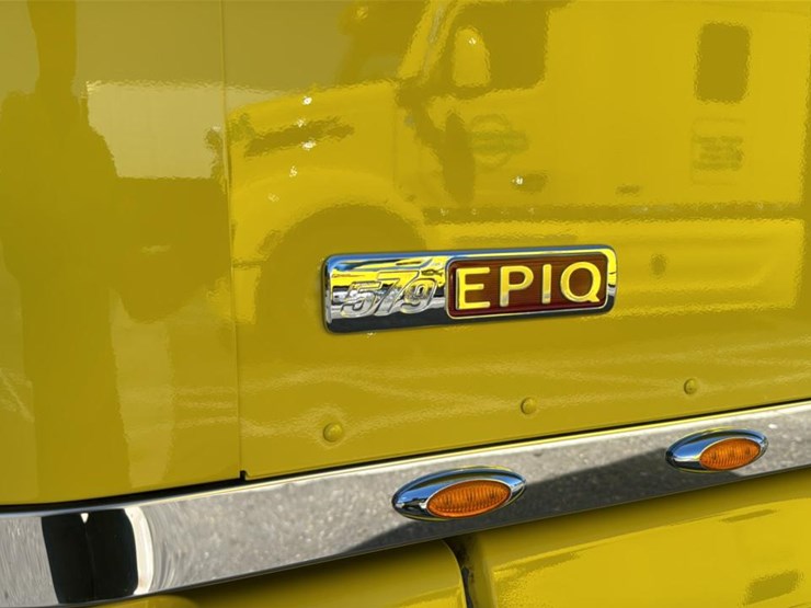 2023-peterbilt-579-image-36