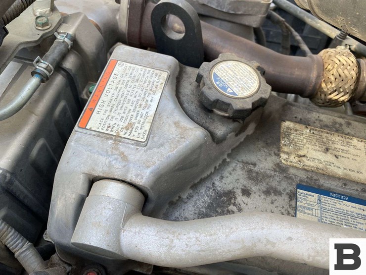 2014-hino-268-image-42