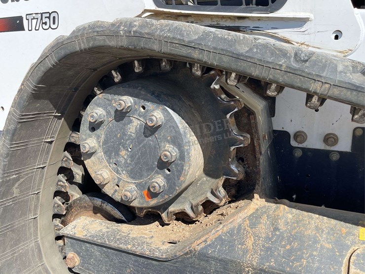 2016-bobcat-t750-image-18