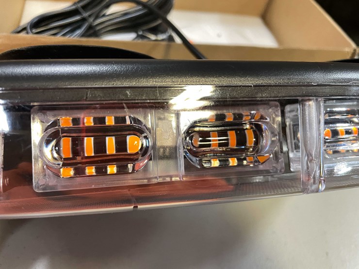 #8526-•-amber-led-strobe-light-(pr12)-image-2