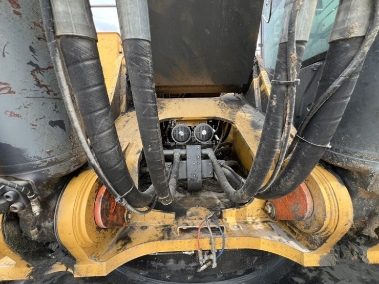 2018-deere-670g-lc-image-19