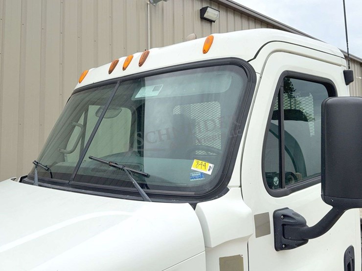 2012-freightliner-cascadia-113-image-104