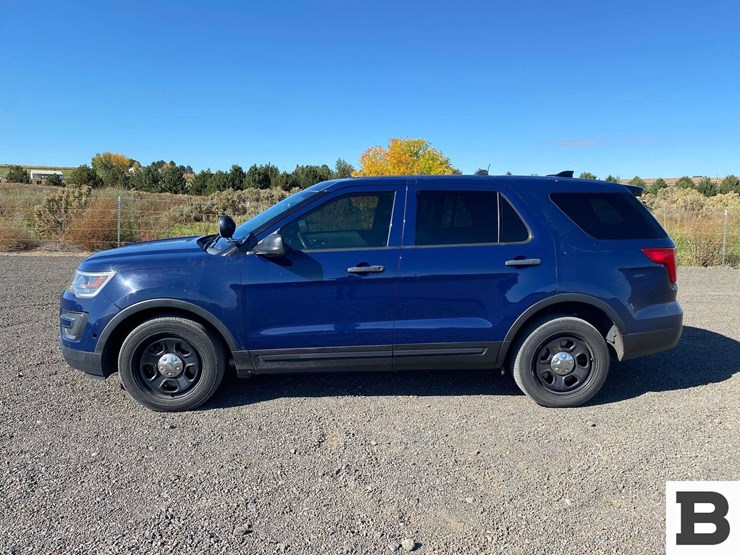 2017-ford-explorer-image-2