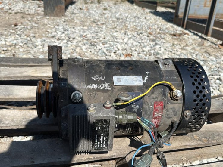 #4711-•-alternator-image-3