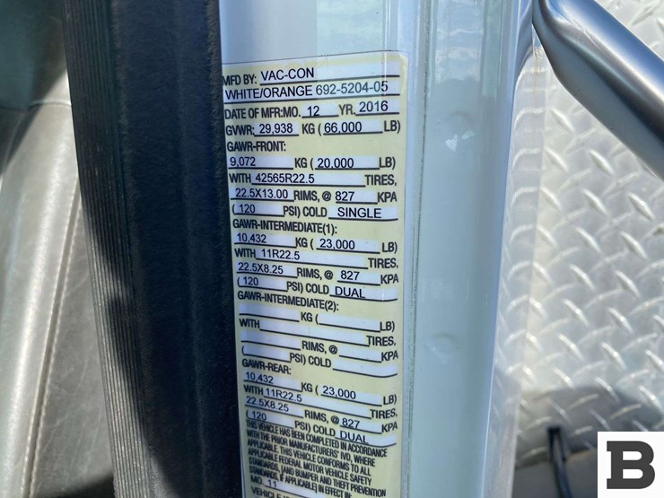 2017-mack-granite-gu713-image-85