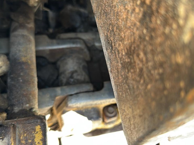 caterpillar-d4h-image-38