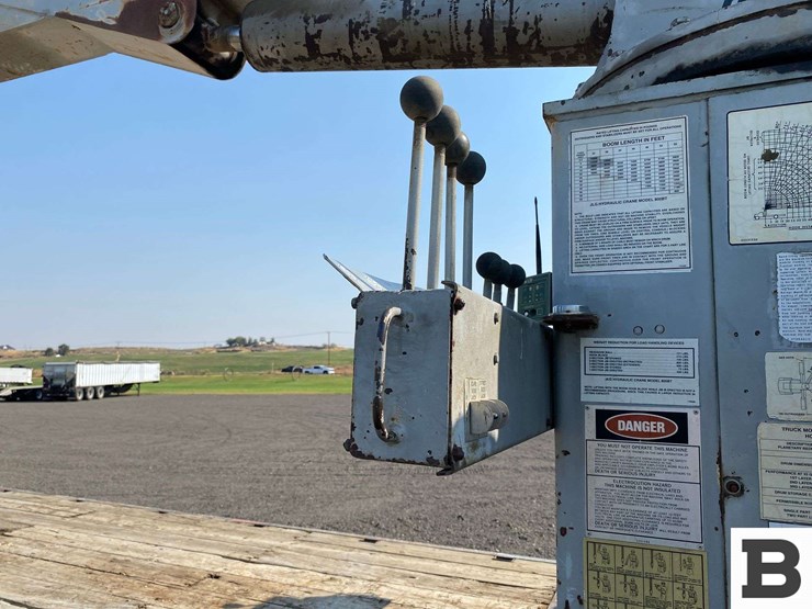 1985-ford-f800-image-46