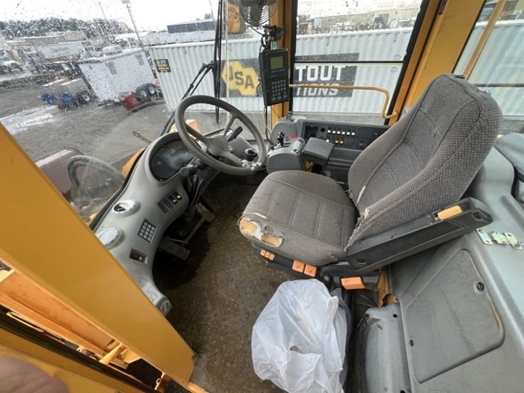 2003-volvo-l220e-image-28