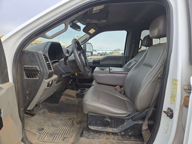 2018-ford-f350-image-15