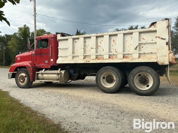 1994-freightliner-fld120-image-8