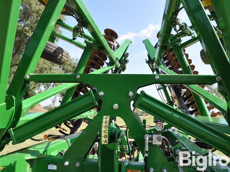 2015-john-deere-2623vt-image-19