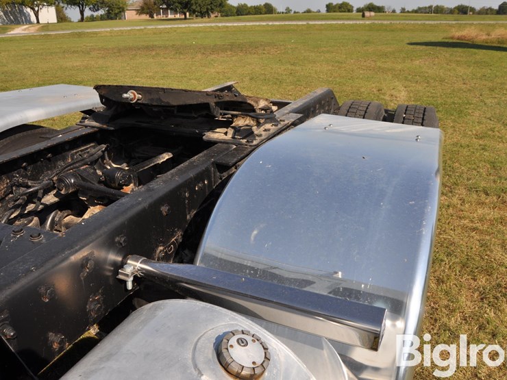 2003-kenworth-t600-image-14