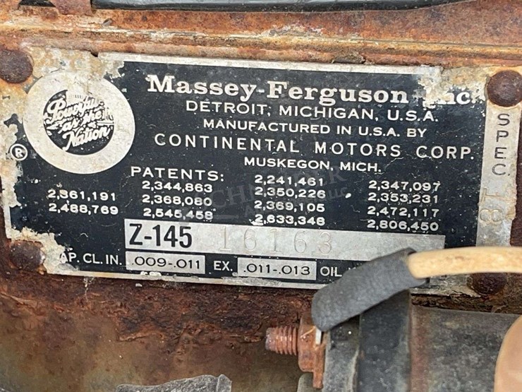 massey-ferguson-135-image-30