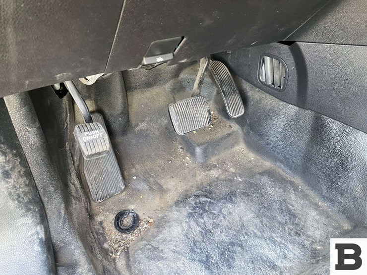 2018-ford-explorer-image-24