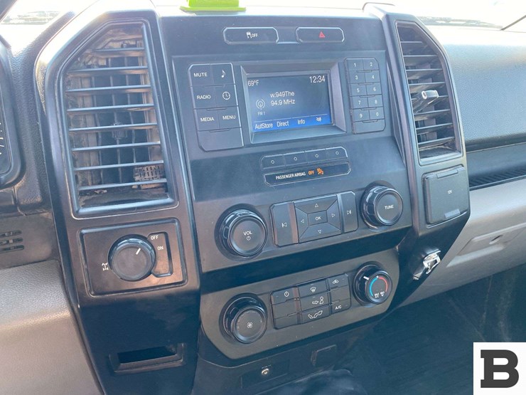 2016-ford-f150-image-28