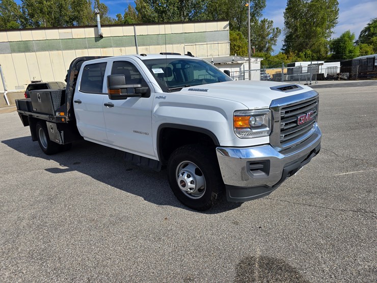 2017-gmc-sierra-3500-image-34