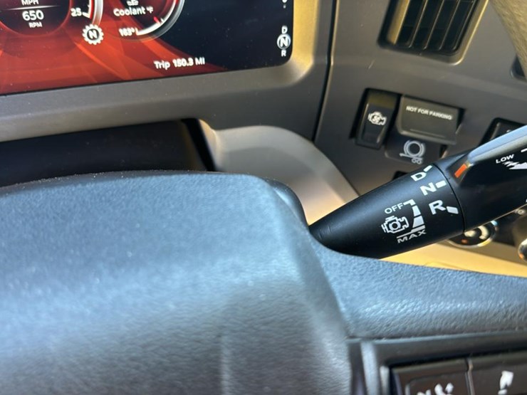 2023-peterbilt-579-image-40