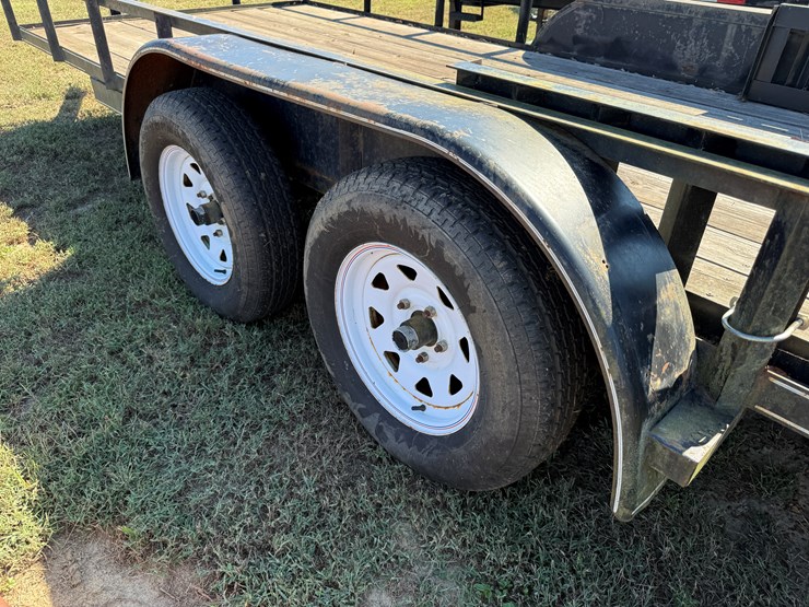 #39-•-#232-•-16-foot-double-axle-trailer-image-8