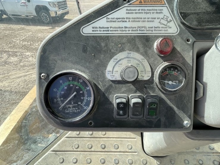 2014-volvo-sd160-vibratory-roller-image-19