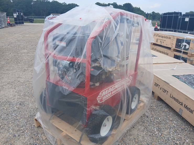 #21944-•-2025-magnum-4000-series-gold-hot-pressure-washer-image-4