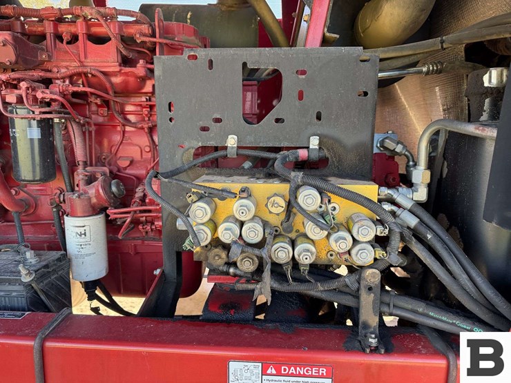 2013-new-holland-h8080-image-45