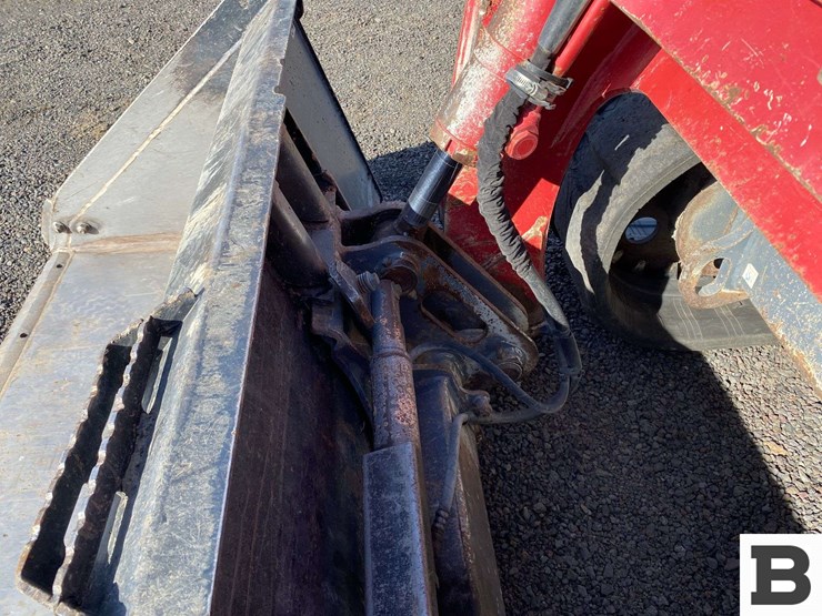 2021-takeuchi-tl12-image-10