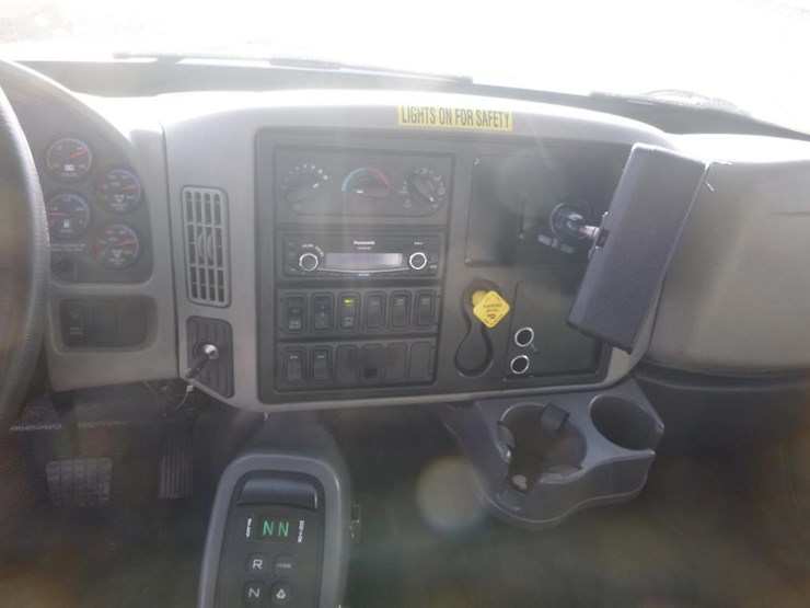 2011-international-durastar-4300-image-24