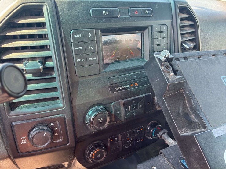 2018-ford-f150-xl-image-11