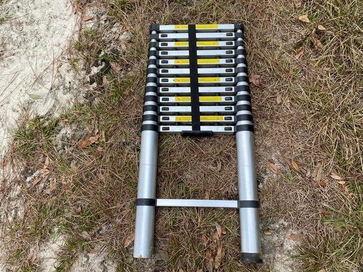 #60-•-#168-•-aluminum-collapsible-ladder-image-1