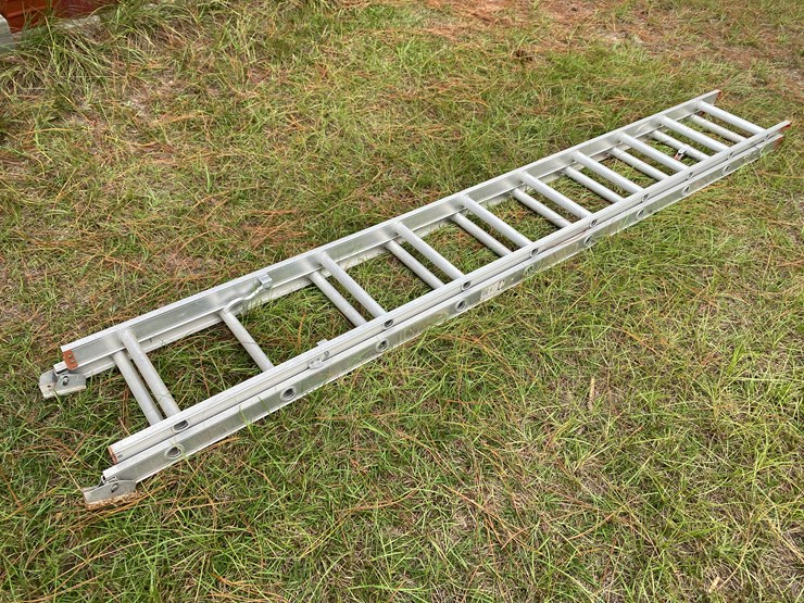 #57-•-#165-•-20-foot-aluminum-extension-ladder-image-1