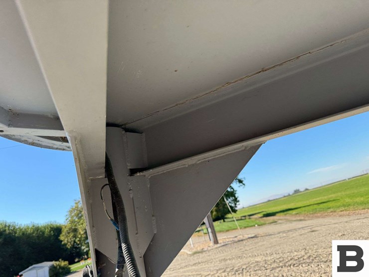 1991-american-trailers-&-saddle-gooseneck-horse-trailer-image-12