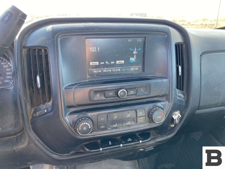 2017-chevrolet-silverado-1500-image-25