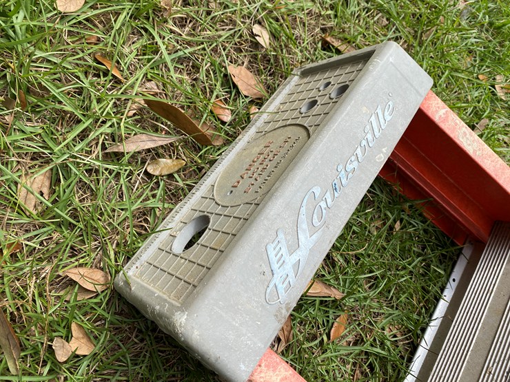 #58-•-#166-•-8-foot-fiberglass-a-frame-ladder-image-5